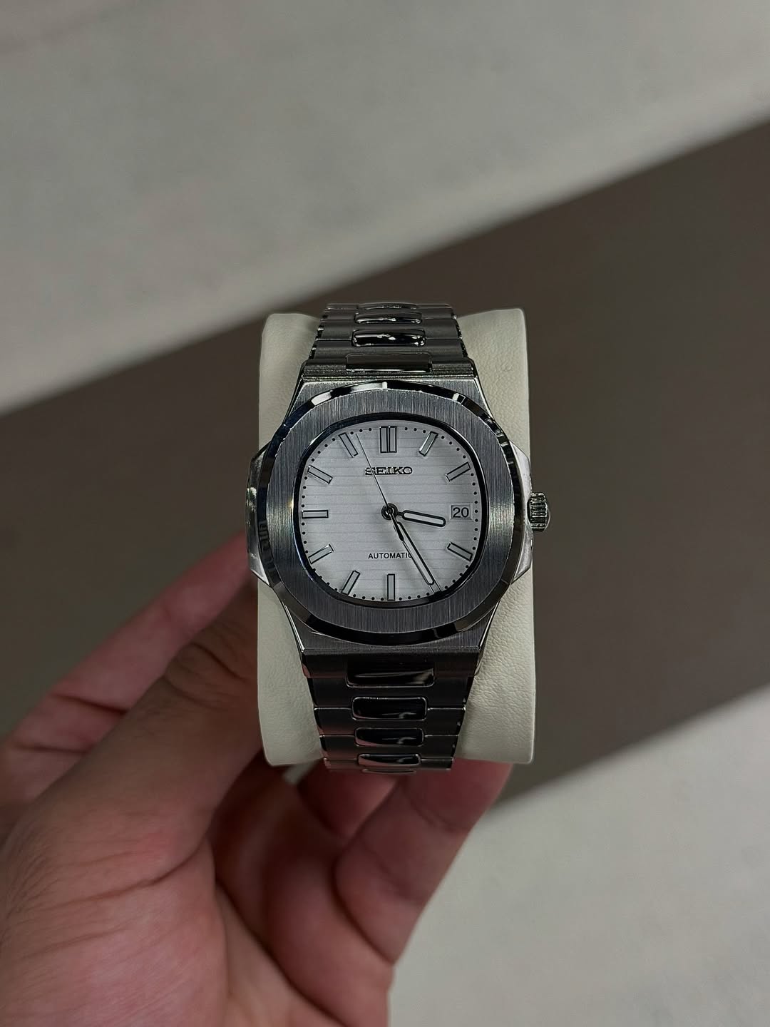 Pearl White Nautic Seiko mod watch front view with detailed dial